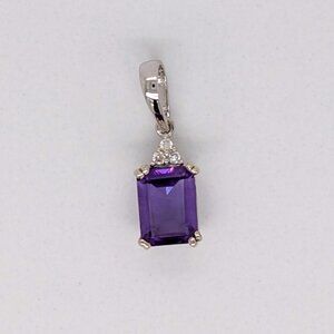 2cts Zambian Emerald Pendant in Solid 14K White Gold with Natural Diamonds